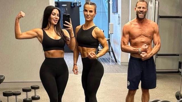 金·卡戴珊|金卡戴珊晒近照！沉迷健身秀身材，聘用2私教，球迷：真下功夫了