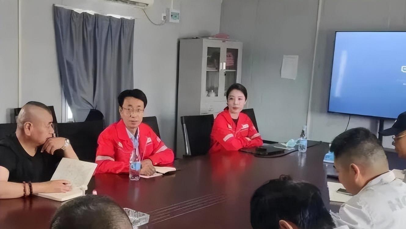 |董思槿被曝与胡继勇并非是情侣关系！女方有个交往两年的男朋友！