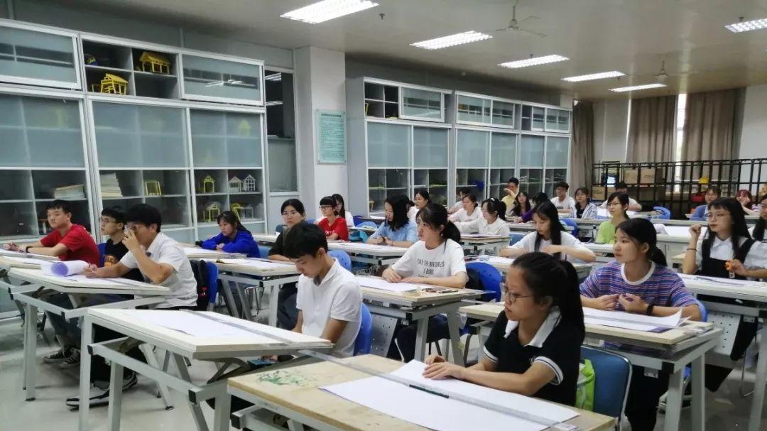 世界最强大专诞生！ 财政经费33亿，比肩211