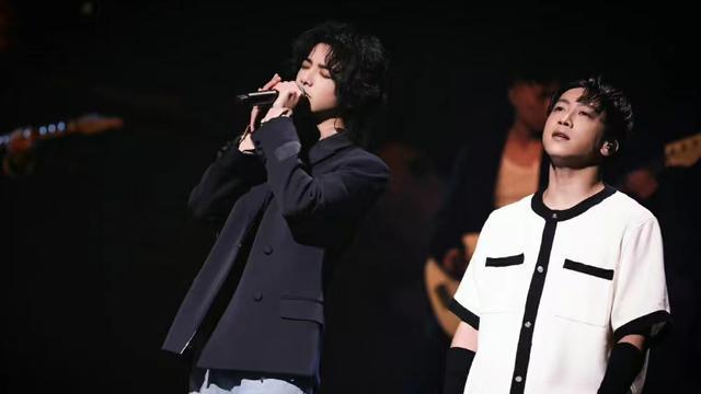 华晨宇|大湾区晚会打脸3个人，别再尬吹内地一流歌手了，现场都成了笑话