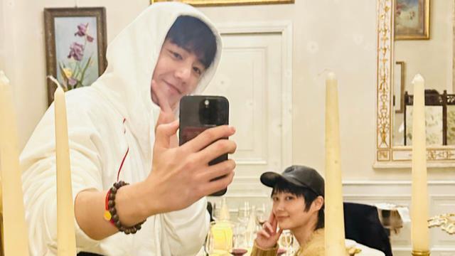 刘诗诗|刘诗诗婚变后现身秀场！高冷不理人疑生气，吴奇隆陷绯闻很尴尬