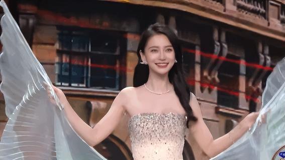 杨紫 微博之夜专访，杨紫要减肥，白鹿坦诚快透支了，肖战发言太清醒