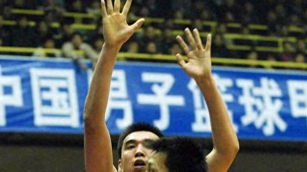 36岁退役，篮球职业生涯21年，易建联一共收获了多少薪水？