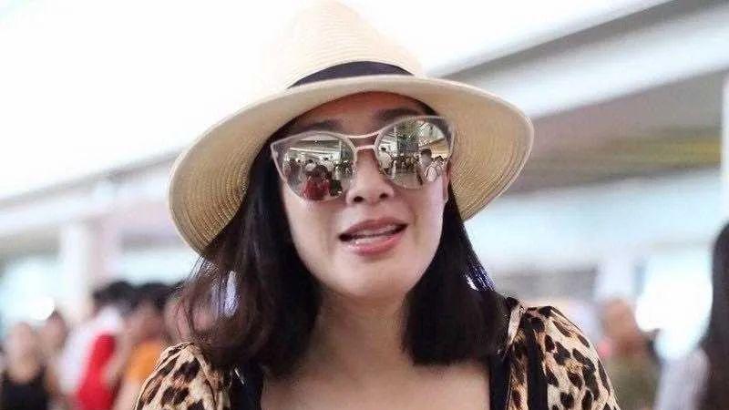 钟丽缇，发福大变样，胖了30斤显富态