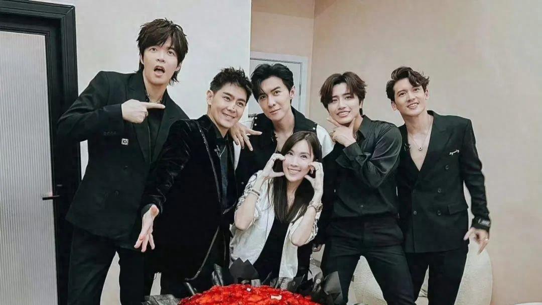 “不老男神”是假的，从林志颖到钟汉良，个个精修生图差距大