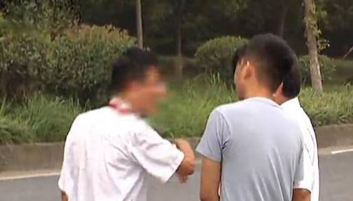 母亲将房产赠予儿子，存款被女儿骗光，患癌后三子女扯皮该谁掏钱