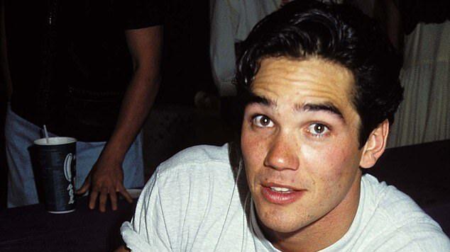 波姬·小丝|57岁波姬·小丝自曝，和大学初恋的第一次，“我赤身跑走了”