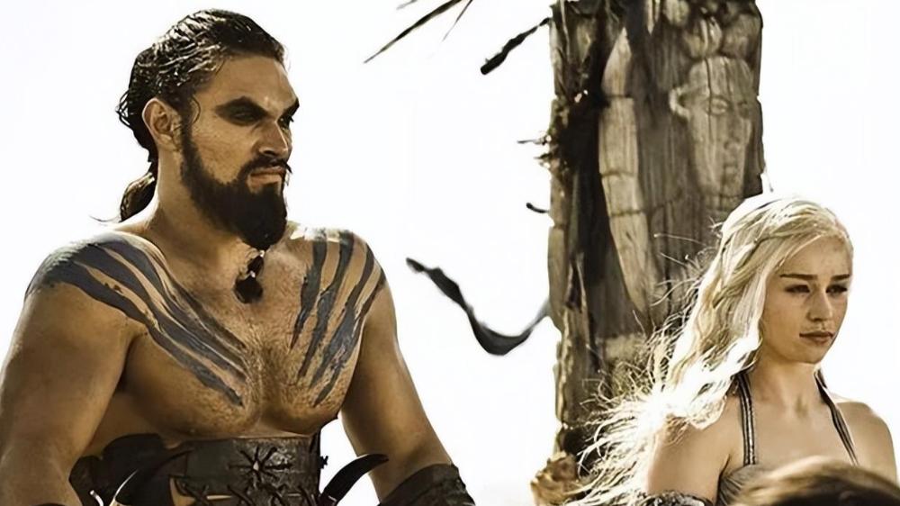 “马王”杰森莫玛：28岁爆红全球，抛弃54岁初恋前妻，曾情比金坚