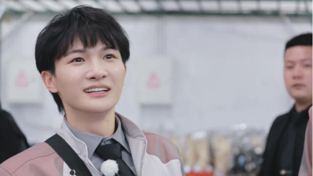 周深|奔跑吧7：路透疯狂刷屏，周深热度降维打击全网，官媒点名表扬！