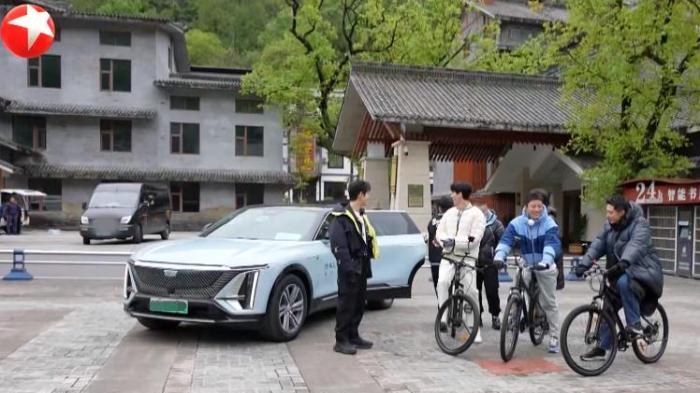 笑果文化|岳云鹏获赠别墅永久使用权，这还是《极限挑战》吗