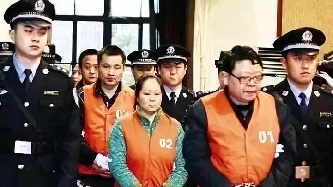 |女版“祁同伟”陈光明，一生获荣耀无数，却甘愿做高官情妇