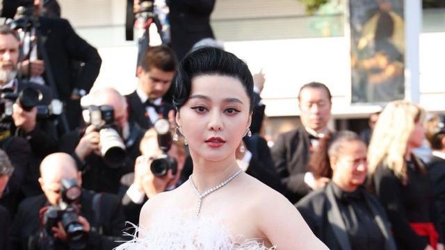 戛纳|戛纳第八天：范冰冰婀娜冶艳，海清深V性感，张雨绮完胜超模