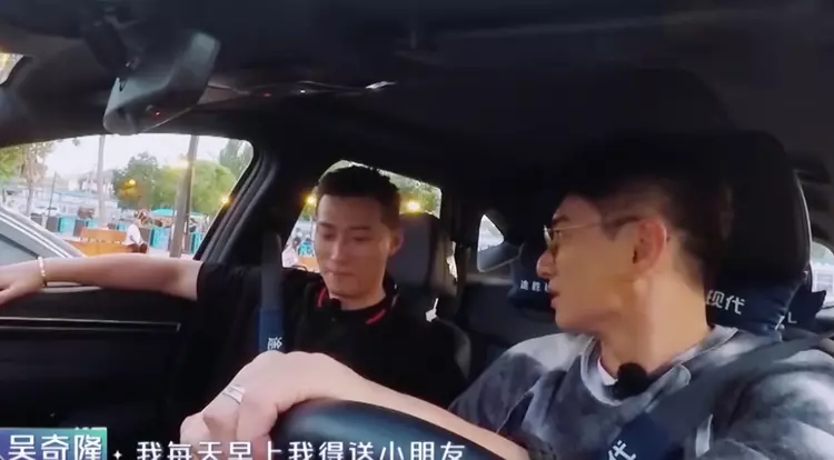 刘诗诗|刘诗诗4岁儿子目前在上海读书，并没听婆婆的话，吴奇隆每天接送
