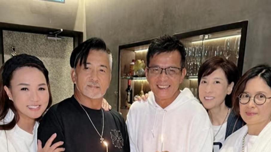 突曝婚讯？港男星被指向新欢求婚成功，太太离世3年遭轰违背了承诺