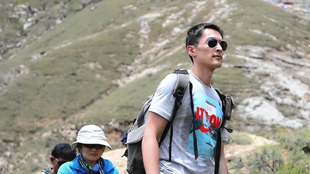 胡歌的一句承诺，改变农村留守女孩的一生，成就一位中科院博士