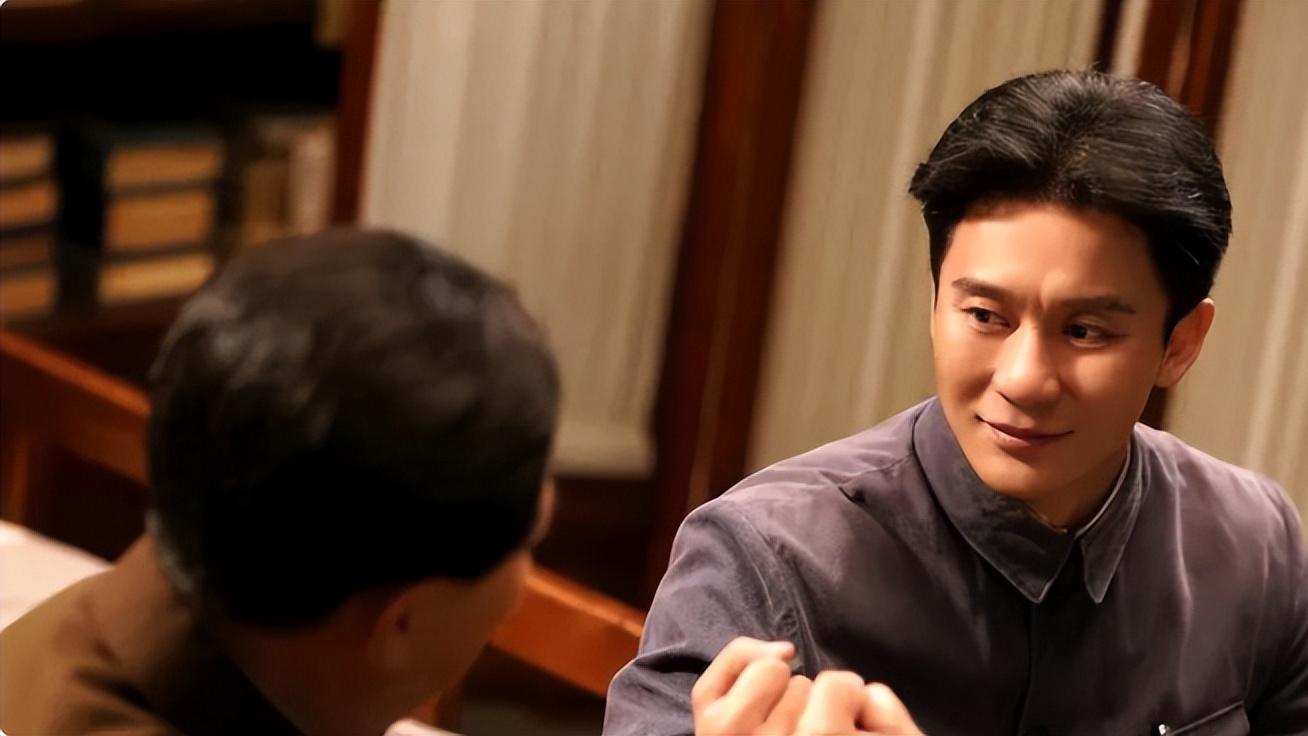 首日票房仅19.3万，离开了吴京，他成了烂片王