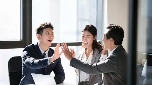 |感谢领导提拔自己，同事关系融洽，自己有更好的发展的状态