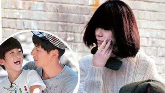 张亮|张亮与离婚6年前妻合体被拍！女方素面朝天，两人被疑当年假离婚