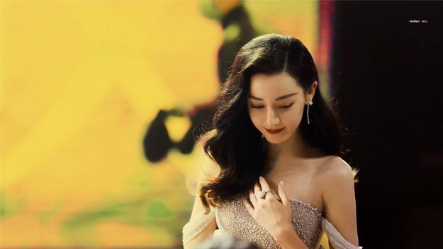 迪丽热巴|迪丽热巴接受采访称：《公诉精英》是我演过台词挑战最大的一部剧