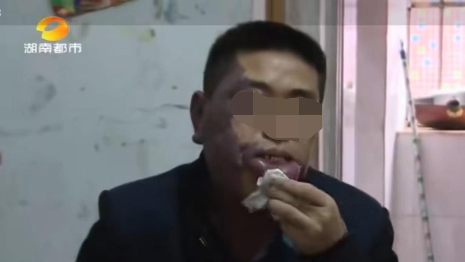 运势|31岁男子，因长得难看，找工作屡次被拒，没赚过一分钱，得知离异的姐姐，找了个男朋