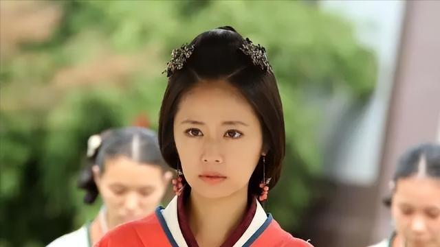 陈家乐|47岁林心如老到认不出？面部松弛显苍老，素颜出镜似寻常大妈