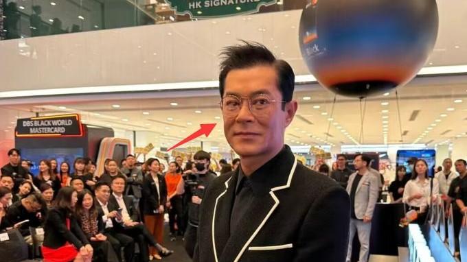 52岁古天乐现身海港城，面部僵硬头发稀少，近照被指像蜡像