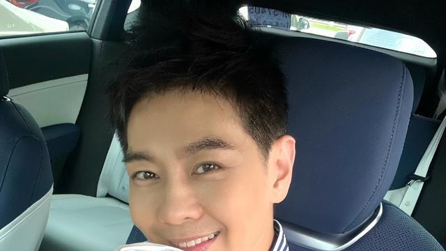 林志颖：老婆孩子去旅游，长子Kimi已经变成“身宽体胖的大男人”