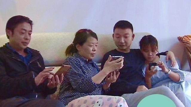 许敏退休后大王人设反转，带货榨菜被拉黑，态度变化遭嘲背信弃义