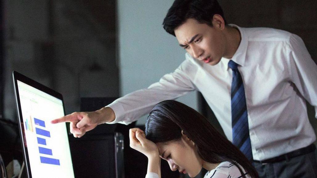 公司知道我要跳槽到竞争公司，提离职后迟迟不肯放人，我这样做，公司立刻放人