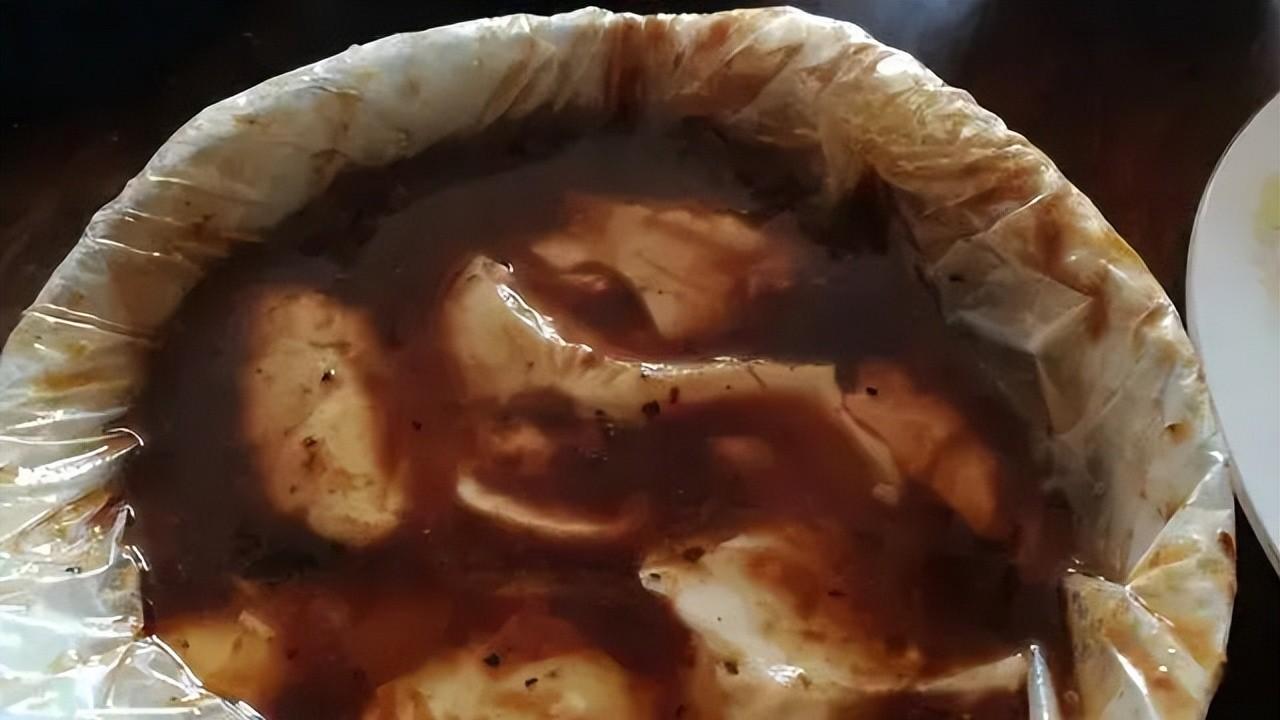 聚丙烯|路边的早餐摊，都往碗里套个塑料袋，热汤直接倒在里面，不会有毒吗？