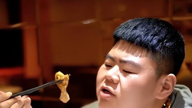 |“山东第一胖”体重反弹严重，发旧照误导大众，近照曝光遭打脸！