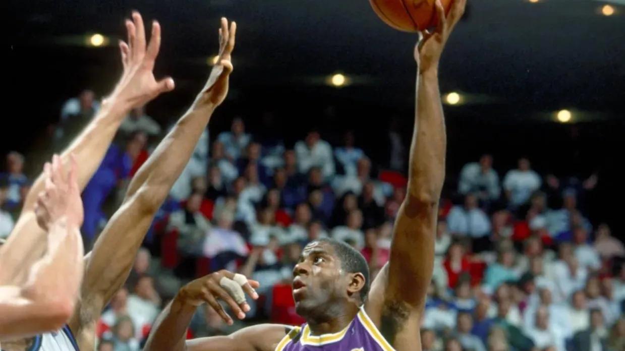 勒布朗·詹姆斯|美媒列出湖人队史得分最多的10名球员，詹姆斯超越他们需要多久