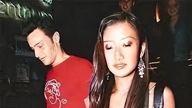 谢婷婷|谢婷婷：情史胜过谢贤，37岁未婚生女，如今女儿三岁了，生父成谜