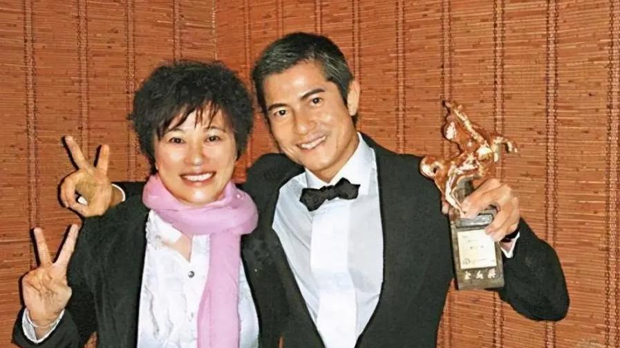 掌管郭富城财产30余年，香港第一才女，62岁未婚，一生只为一个人