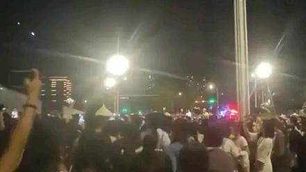 TFBOYS粉丝已在体育场外守候，方圆5公里几千民警维持秩序