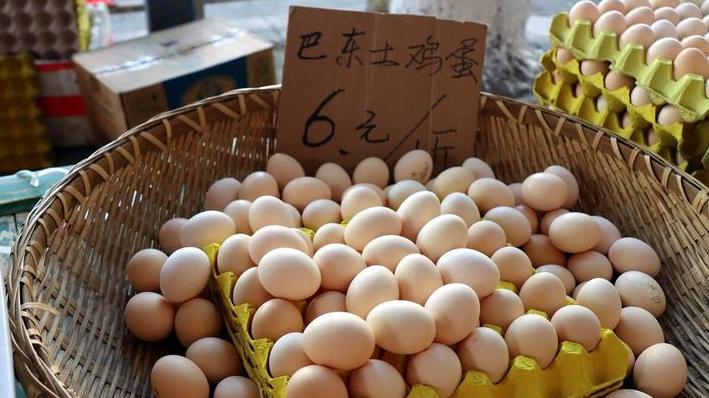 鸡蛋|买鸡蛋时，一定要看仔细了！多亏养殖户提醒，我也是才知道，快看
