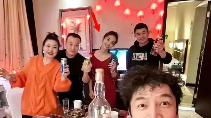 |胡歌老婆黄曦宁产后首露面！粉丝：我知道胡歌为啥娶她了！