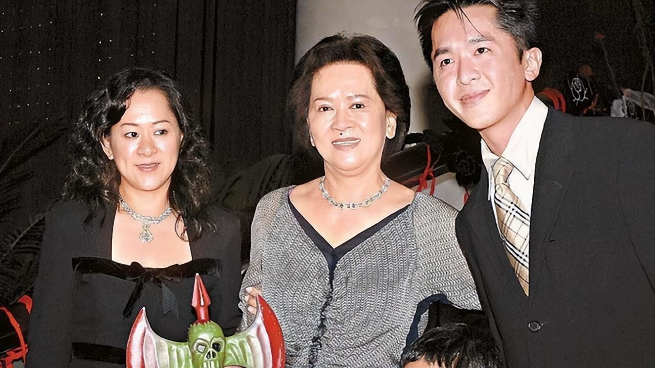 养3个女友，每人每月给50万工资，一周轮流陪2天，剩一天休息