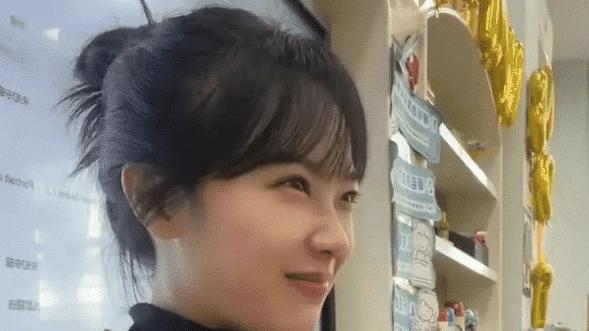 美颜|“挖呀挖”黄老师今年四十岁，素颜曝出，粉丝们要脱粉！？