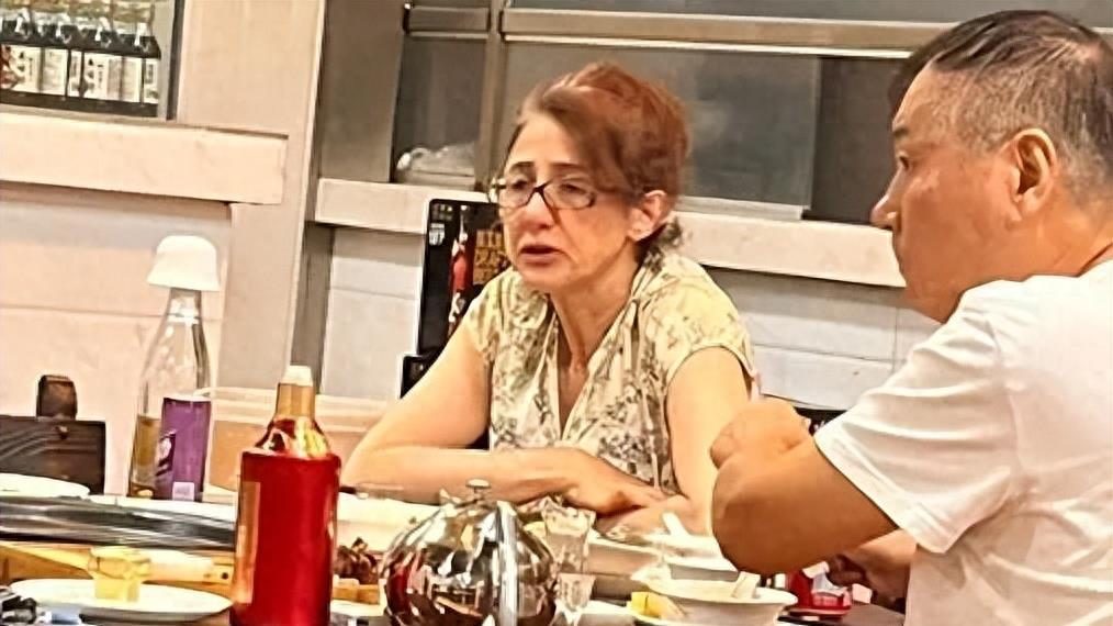 德国女星郝莲露北大毕业嫁北京的哥，退圈生2个混血，今定居广州