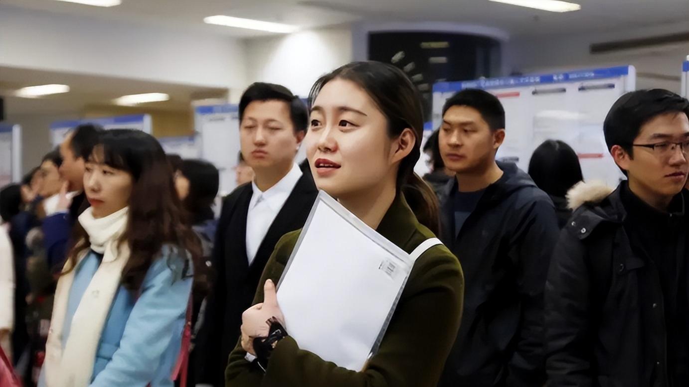 00后|00后面试新高度，90后甘拜下风，出言：不问公司难道问你全家？