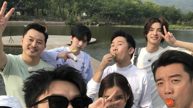 奔跑吧兄弟|蔡徐坤的声明虽晚但到，《奔跑吧》导演早在泰国，可惜王鹤棣太亏了