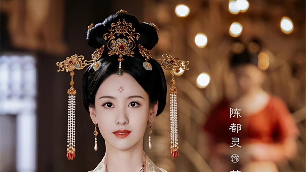 陈都灵|白鹿的丫鬟和陈都灵的丫鬟对比：有些女演员是真不怕被“艳压”