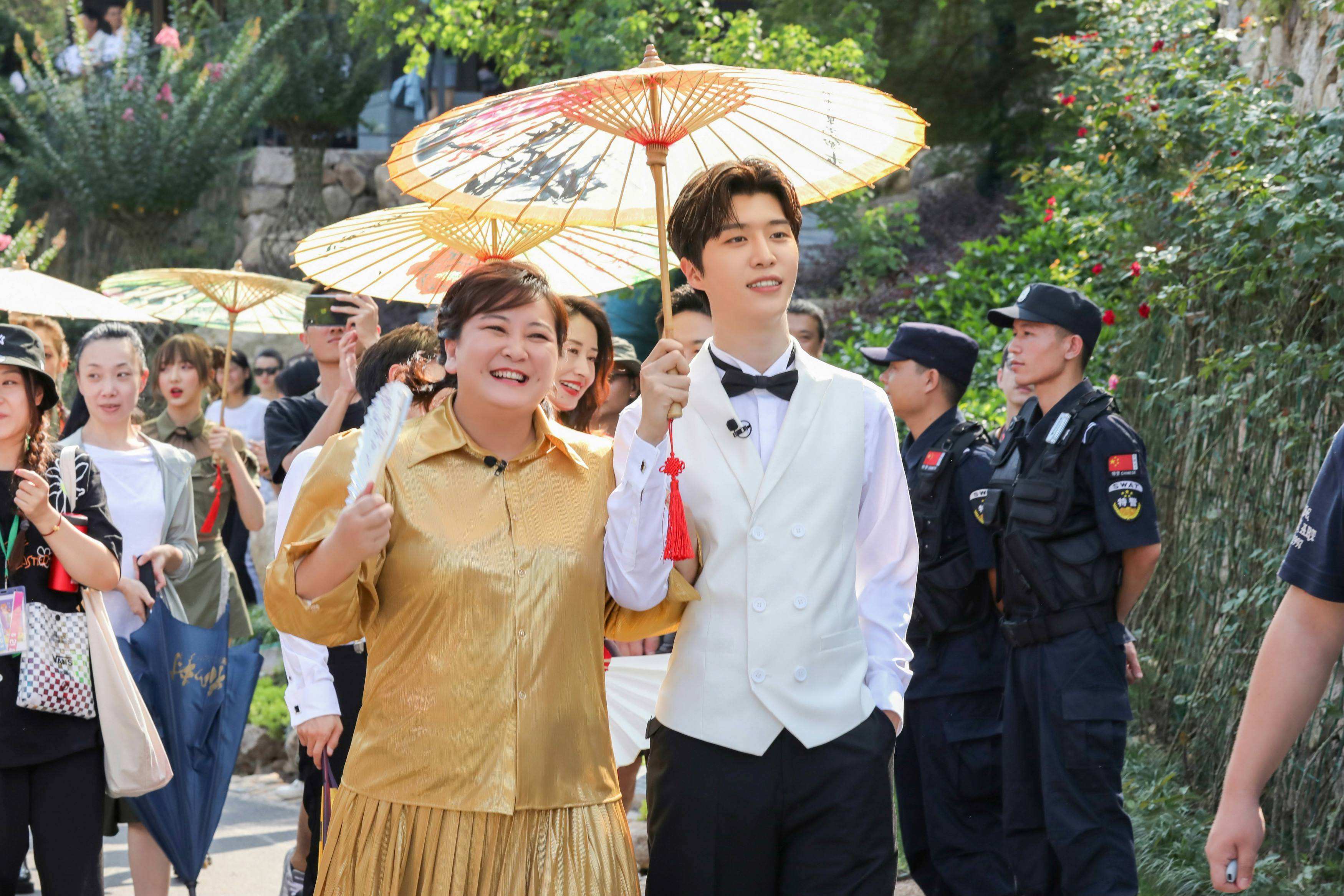 范丞丞|范丞丞贾玲加饭姐弟为什么那么甜！