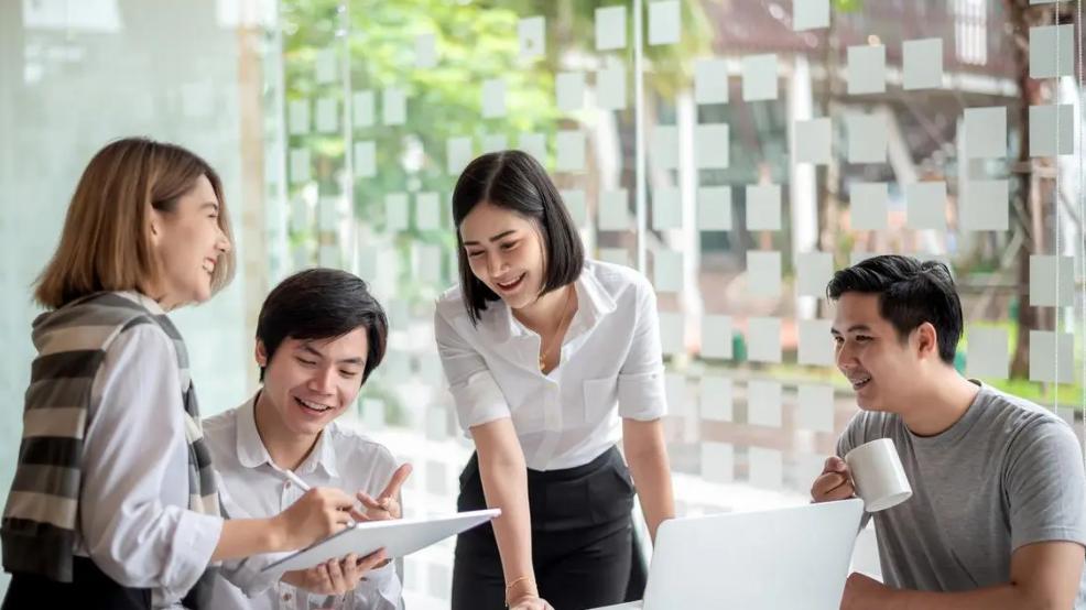 穿衣搭配|新手小白如何在职场中和他人相处