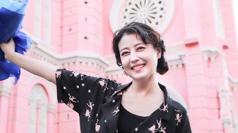 许佳琪|56岁港圈女神被催生？！近况曝光后网友怒赞：美女的人生你管不着