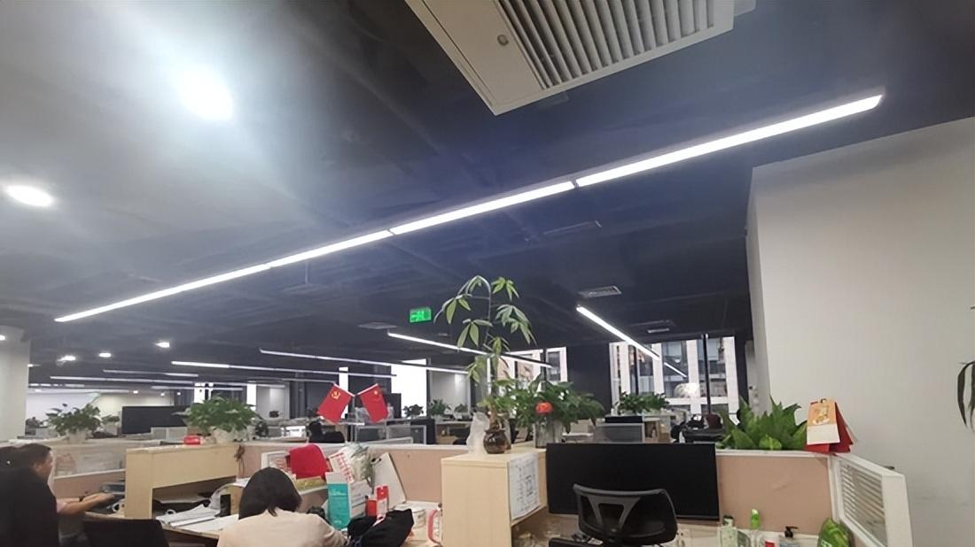 乐视|欠了200多亿的乐视，为什么还能成了4天半工作制的神仙公司？