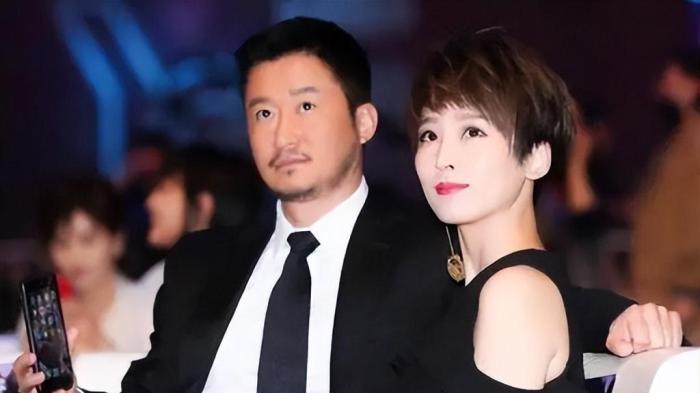 |曝功夫男星老婆出轨，在家中被抓奸在床，还称情夫的功夫比较好