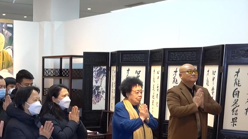 陈丽华|迟重瑞夫妻为大师举办追悼会，陈丽华悲痛哭泣，迟重瑞递纸搀扶满