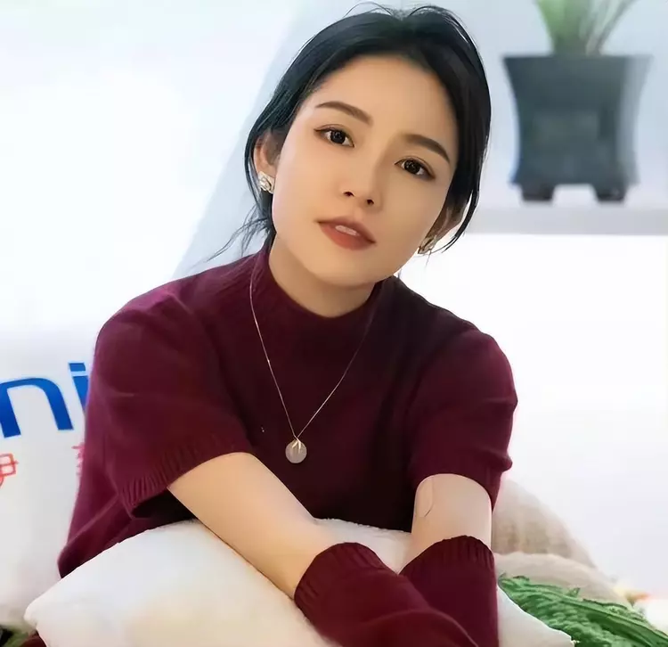 网红张小狮被实锤，榜一大哥4年转账2千万，儿子揭开关系的遮羞布